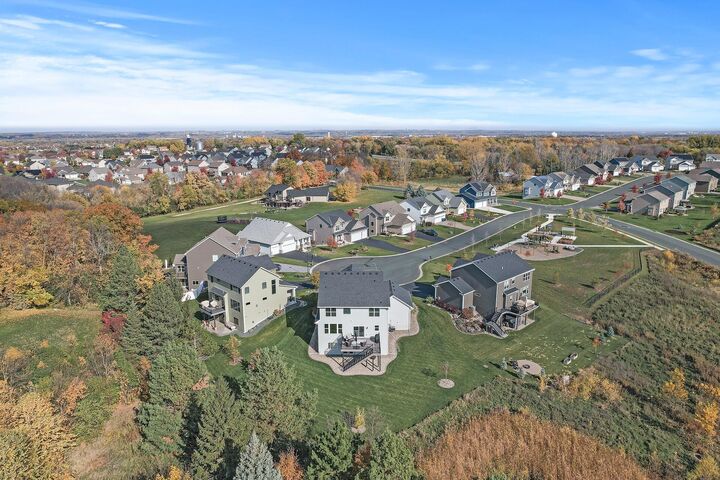 Property Photo:  1305 Meadow Court  MN 55379 