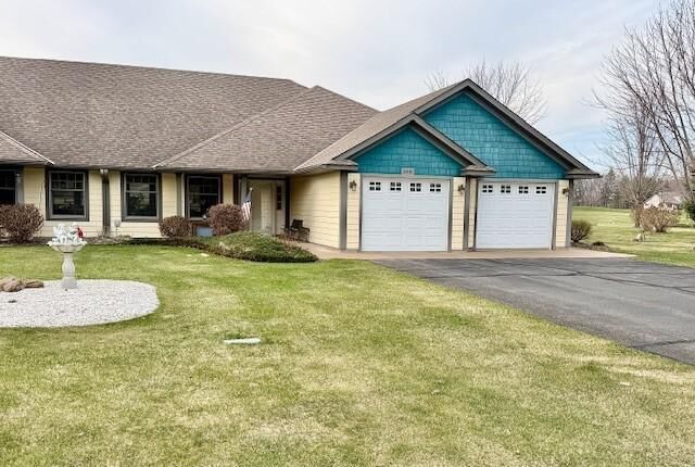 Property Photo: 2015 Highland Circle E MN 55051