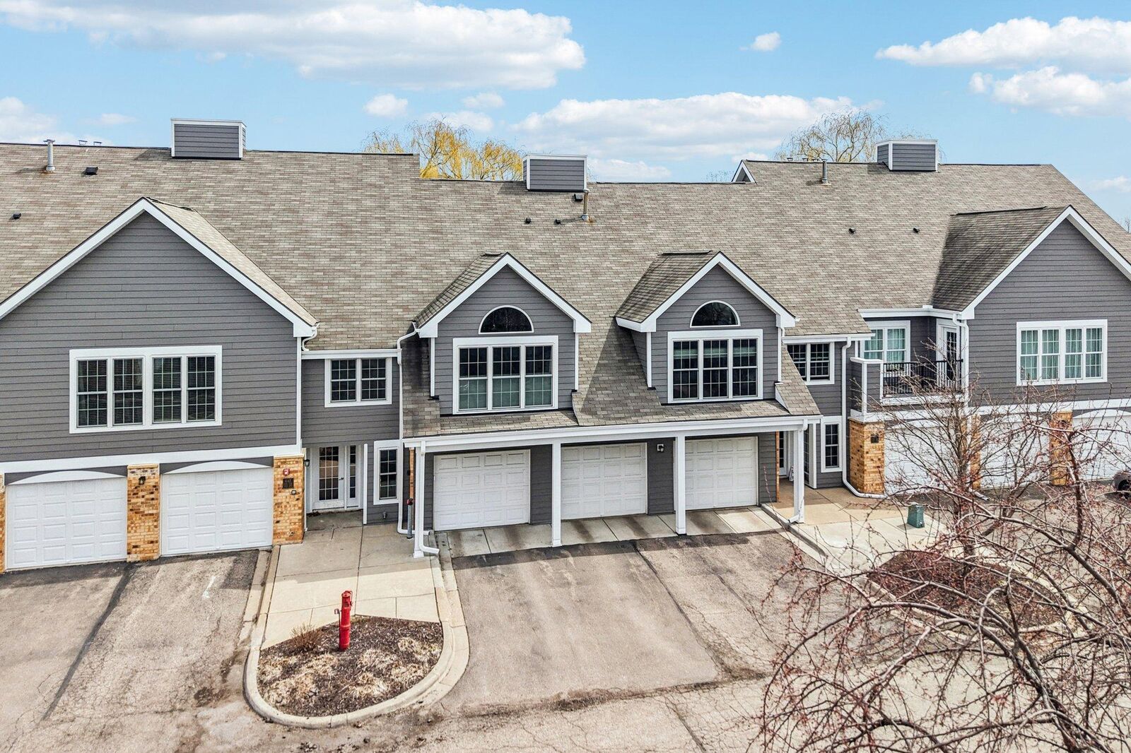 Property Photo:  6145 Chasewood Parkway 202  MN 55343 