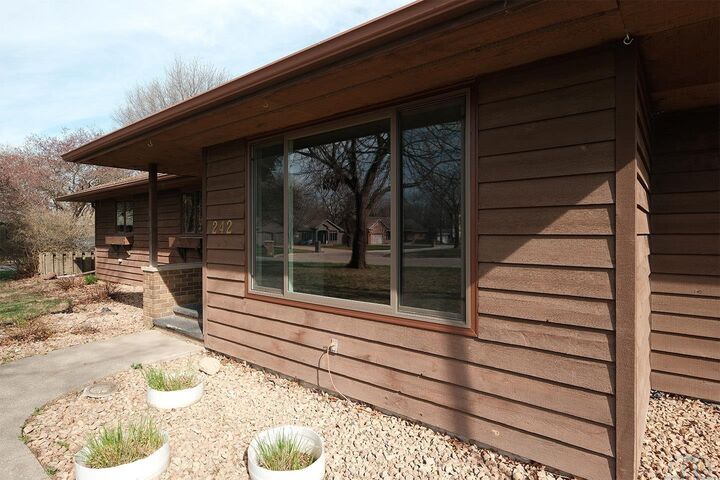 Property Photo: 242 12th Street SE IA 51250