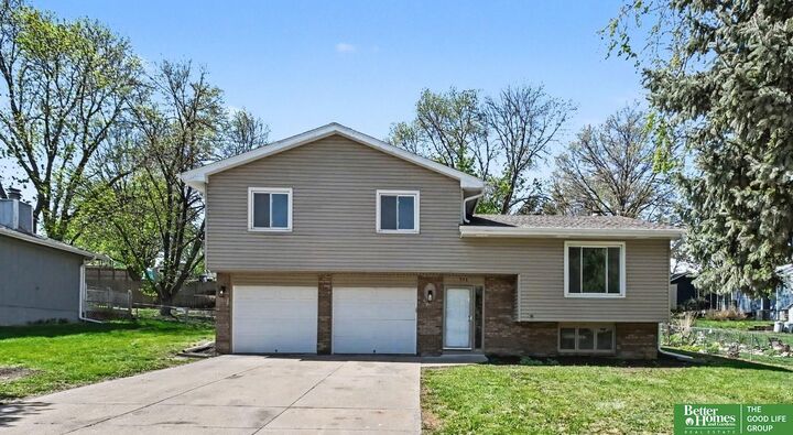 Property Photo:  906 Overland Trail  NE 68046 