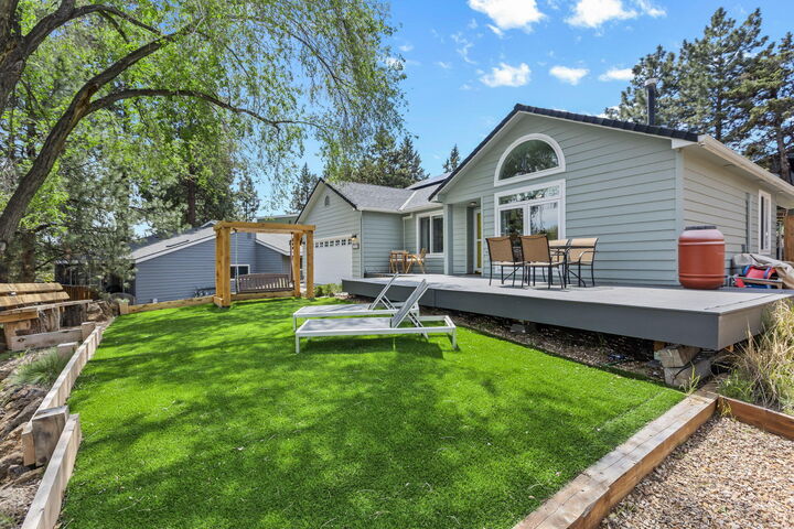 Property Photo:  2807 NE Lotno Drive  OR 97701 