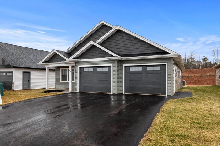 Property Photo:  63 Alice Avenue  PE C1C 0V4 