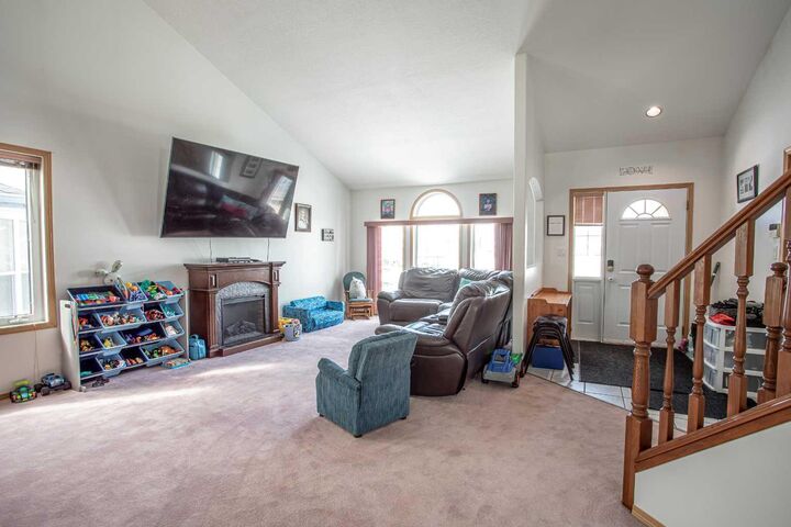 Property Photo:  10711 104 Street  AB T0H 1Z0 