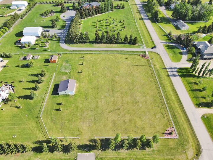Property Photo: 392 Township Road 201B - 1271 AB T4S 1R7