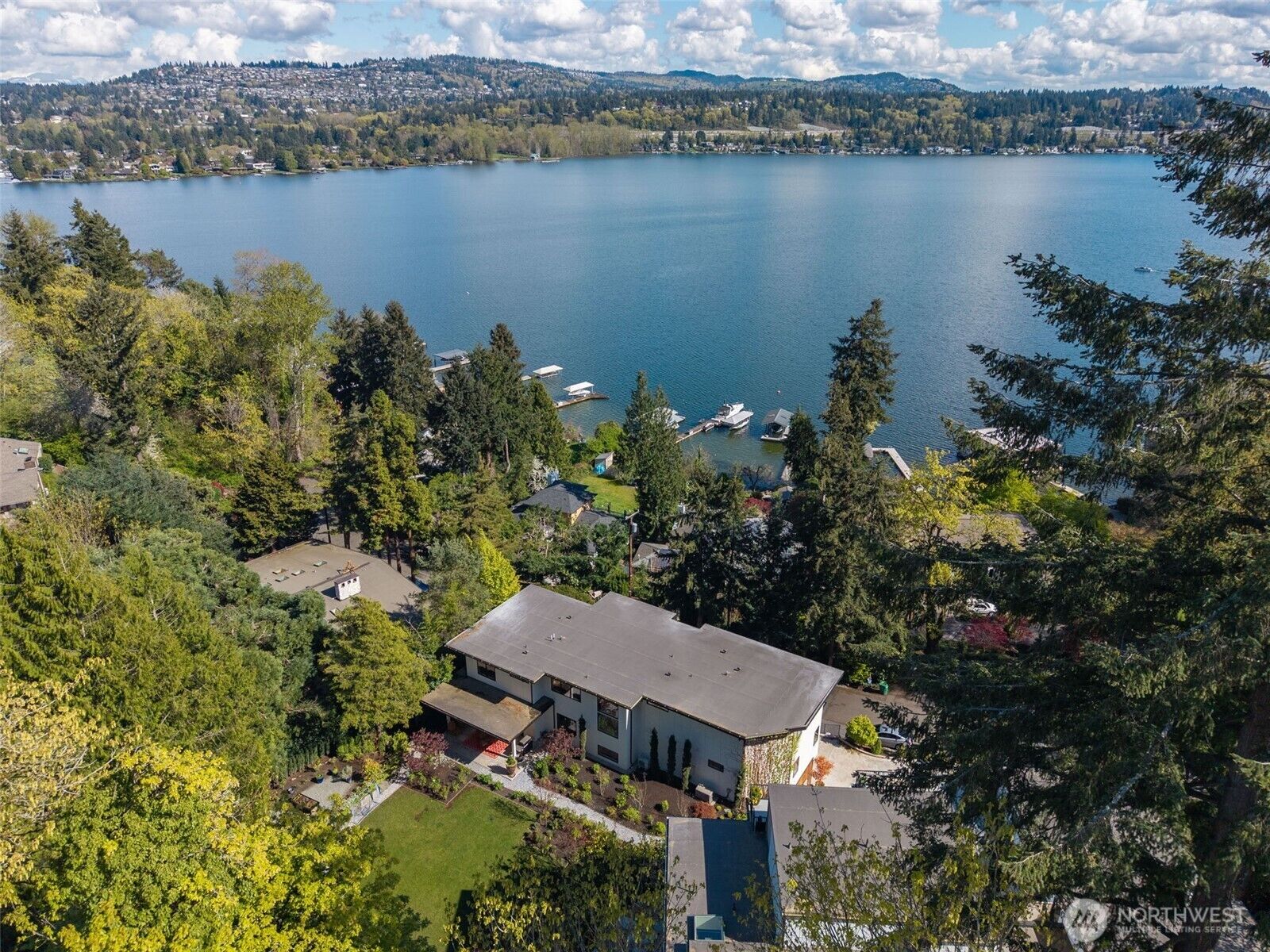 Property Photo:  9818 SE 42nd Place  WA 98040 