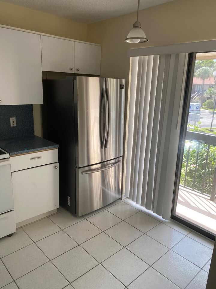Property Photo: 5200 E Club Circle 206 FL 33487