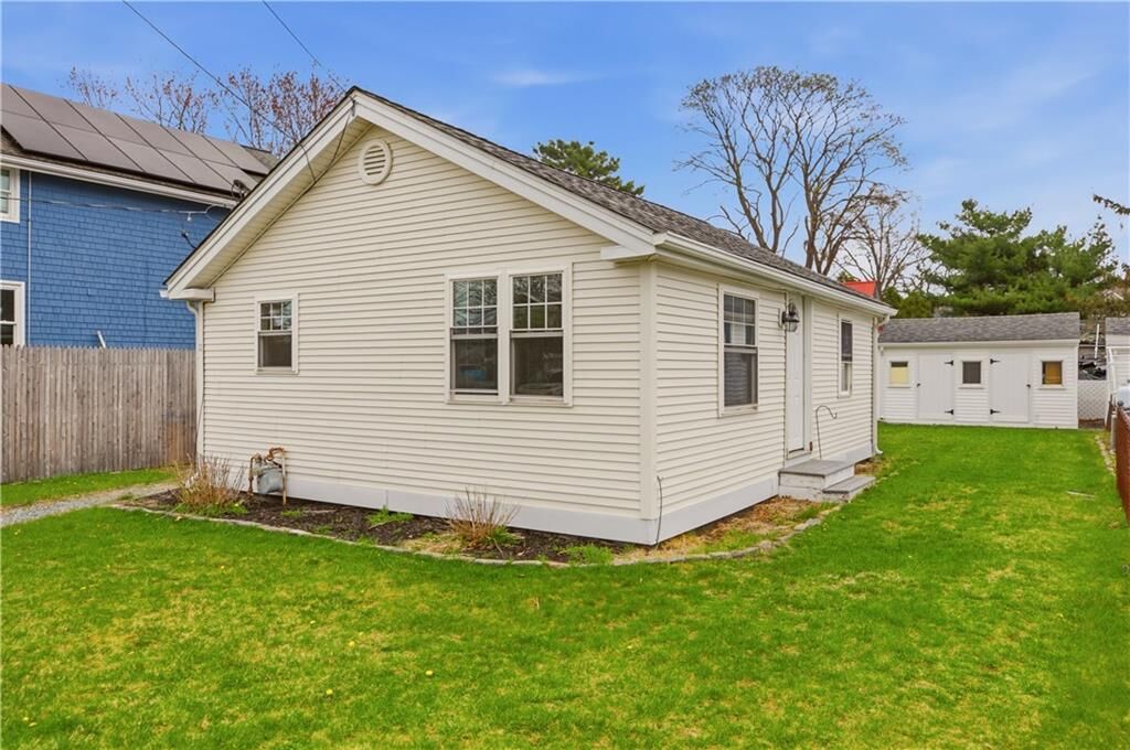 Property Photo:  11 Leslie Avenue  RI 02806 