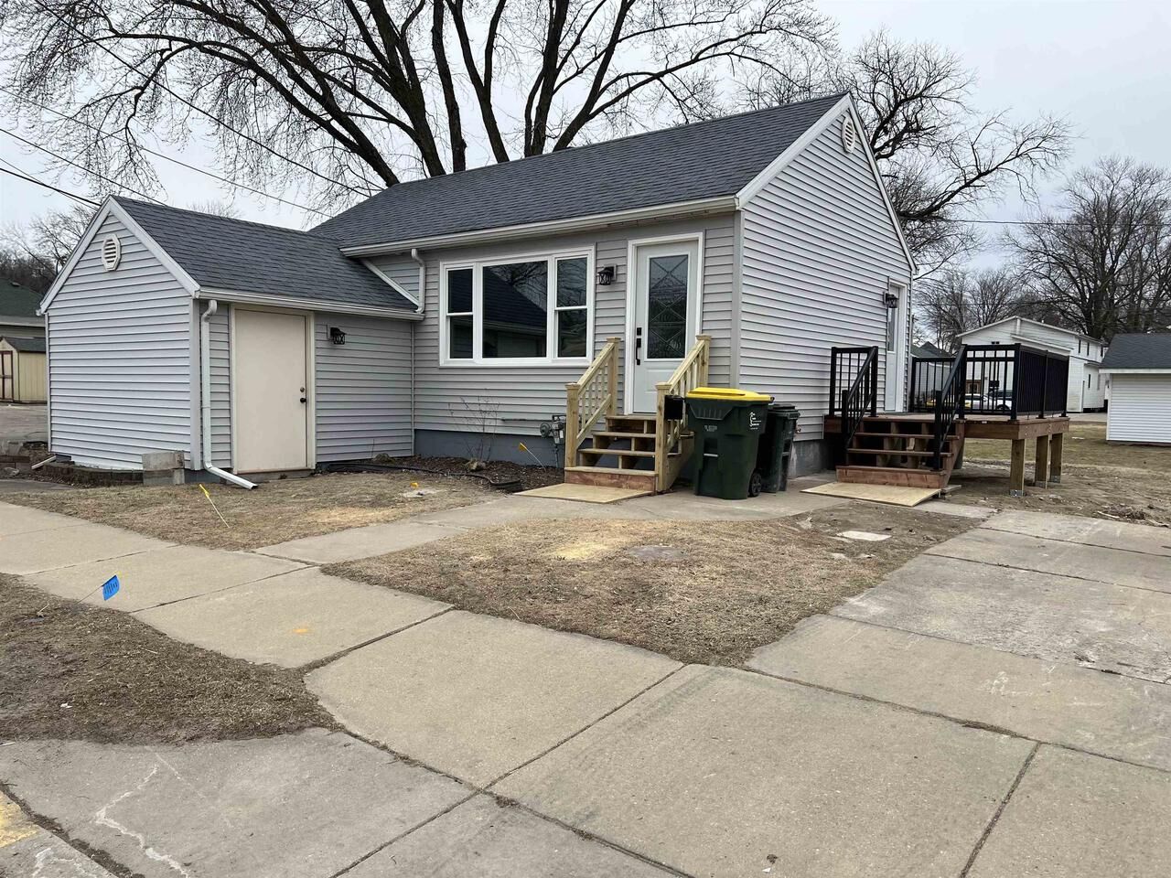 Property Photo:  219 W 6th Street  WI 53581 