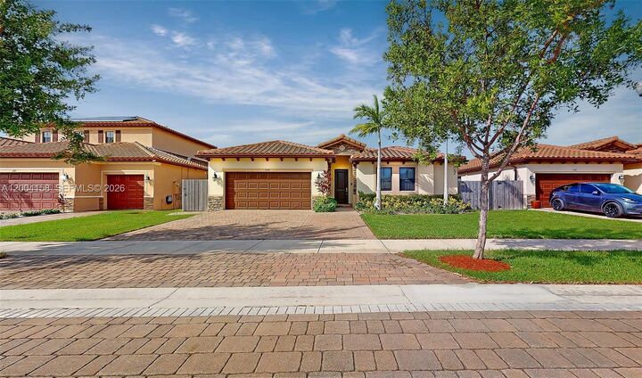 Property Photo:  154 SE 23rd Ter  FL 33033 