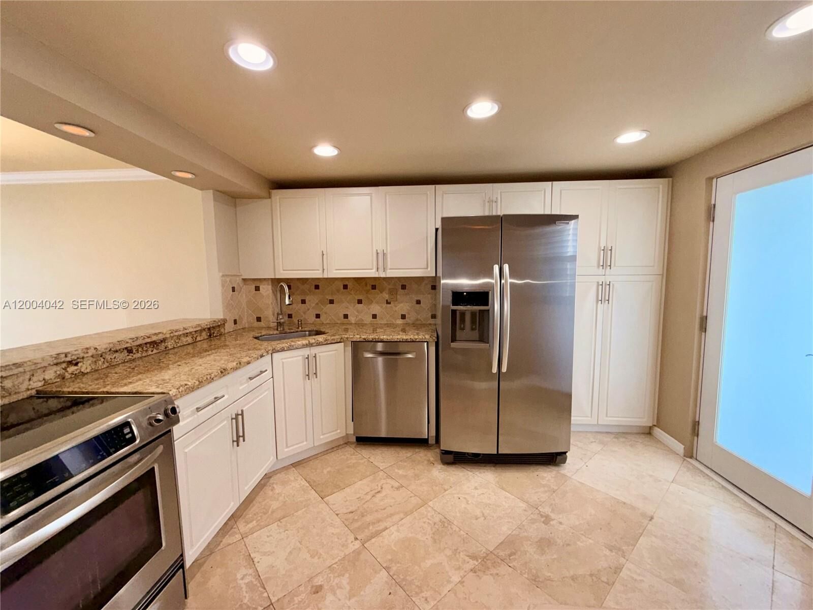 Property Photo:  1075 NE Miami Gardens Dr 306  FL 33179 