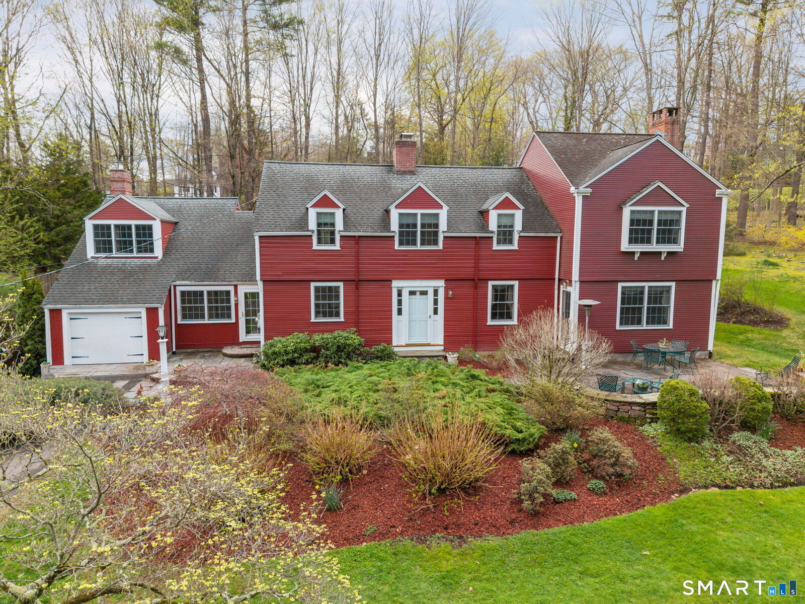Property Photo:  15 Ten Acre Lane  CT 06107 