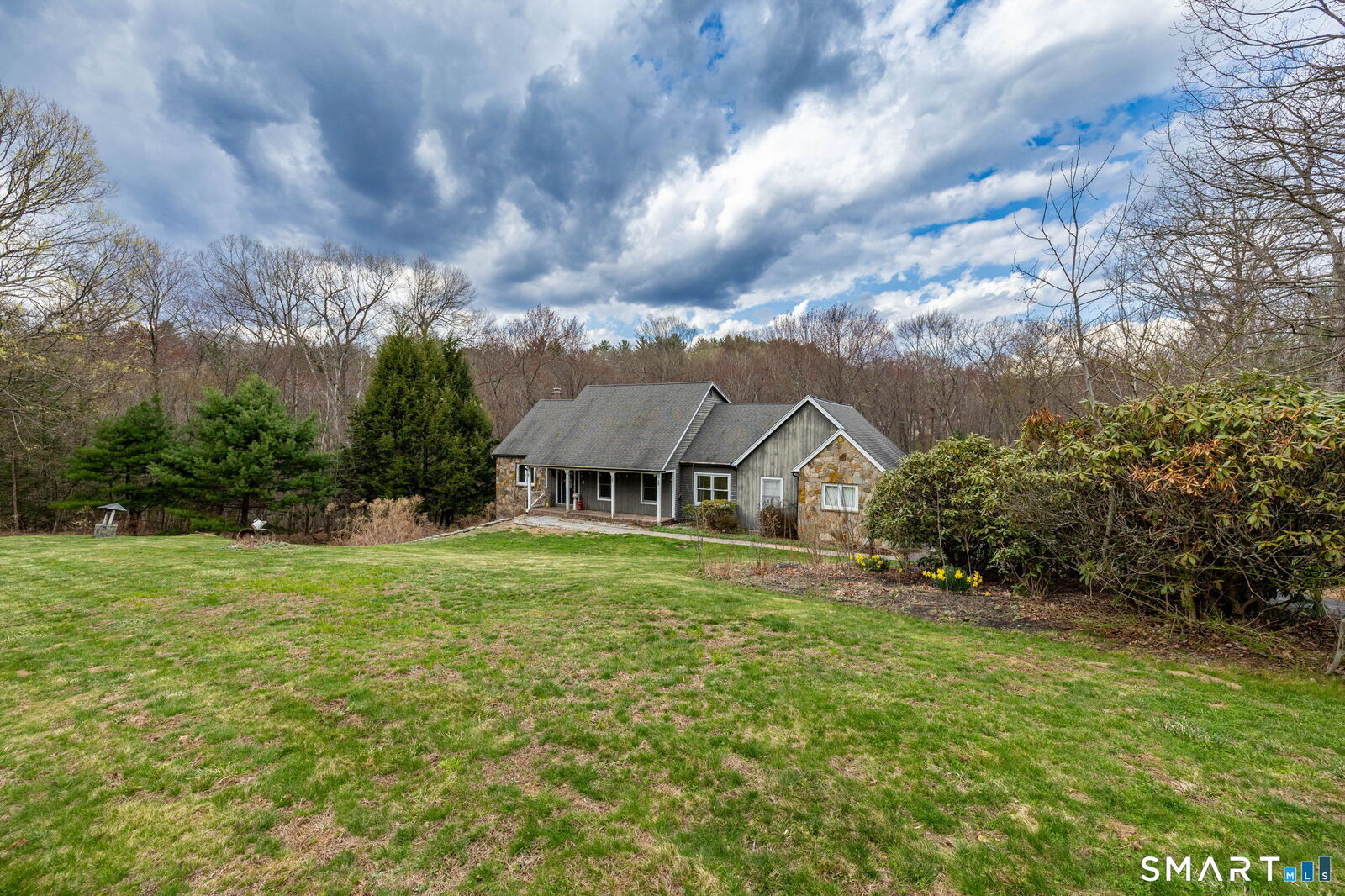 Property Photo:  4 Silver Brook Lane  CT 06060 