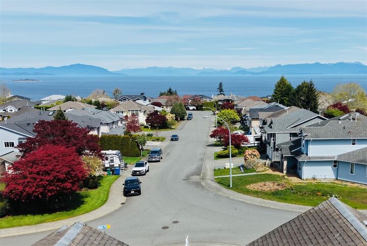 Property Photo: 6404 Lasalle Rd BC V9V 1N6