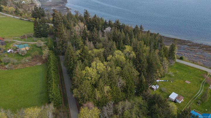 Property Photo: - East Rd BC V0R 1T0