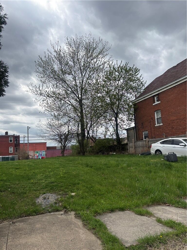 Property Photo:  7332 Idlewild St  PA 15208 