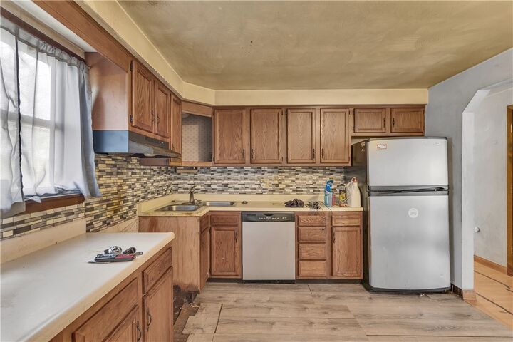 Property Photo:  125 Shenandoah Dr  PA 15235 