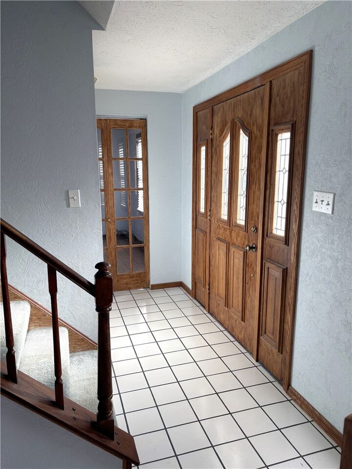 Property Photo:  1677 Hathaway Ln  PA 15241 