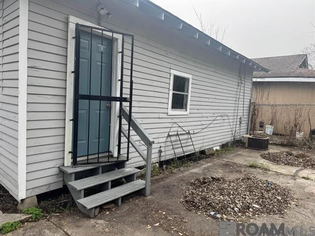 Property Photo:  327 Gebelin St  LA 70802 