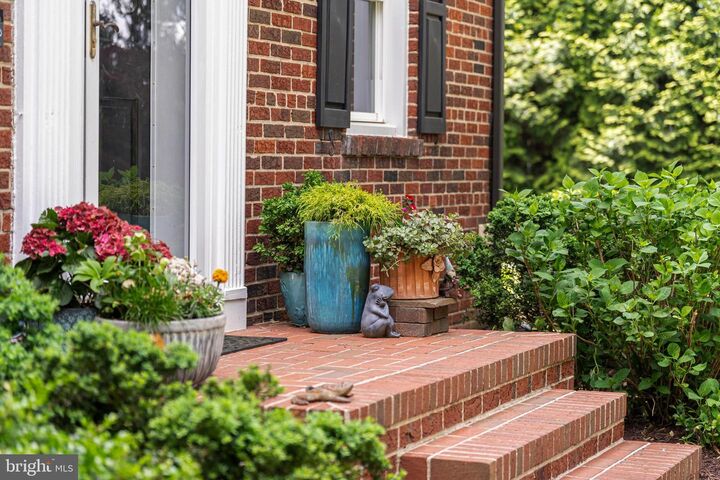 Property Photo:  3911 Maury Place  VA 22309 