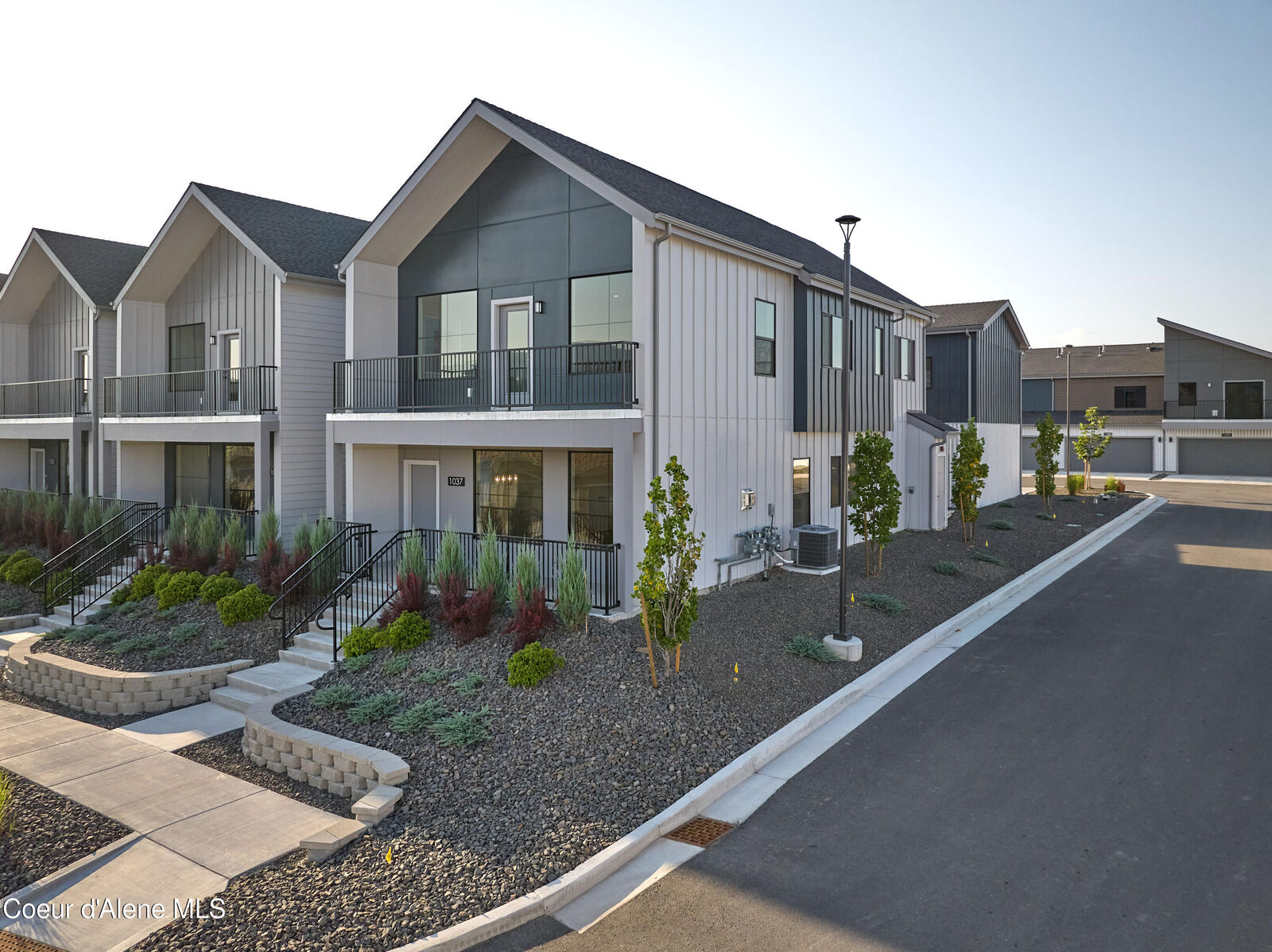 Property Photo:  1037 E Railroad Avenue  ID 83854 