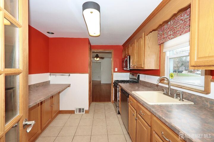 Property Photo:  2 Mohawk Drive  NJ 07016 