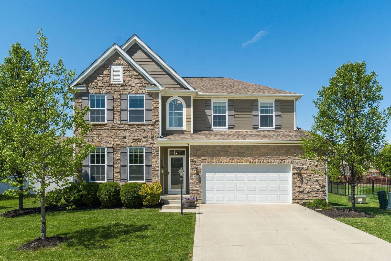 Property Photo: 608 Exeter Street OH 43147