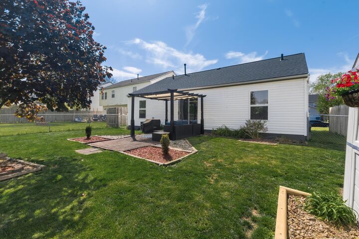 Property Photo:  1684 Eastbrook N Drive  OH 43223 