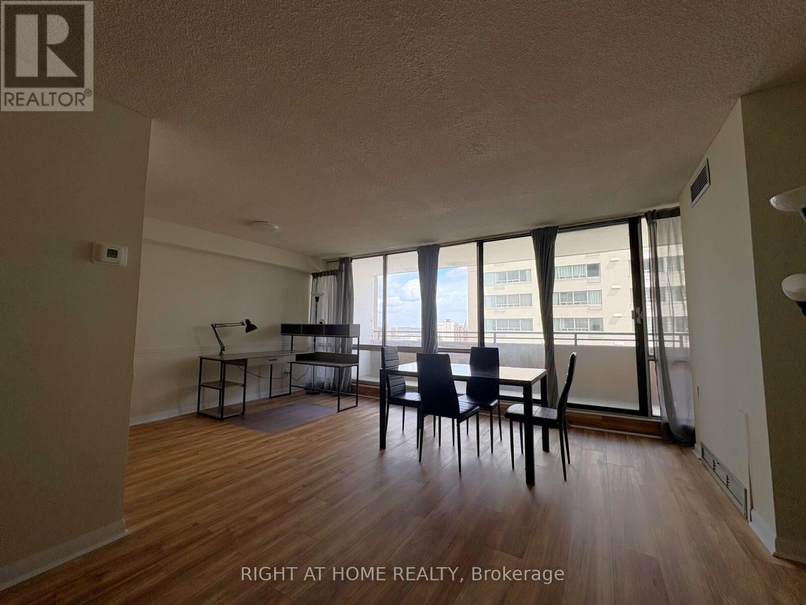 Property Photo: 380 King Street 903 ON N6B 3L6