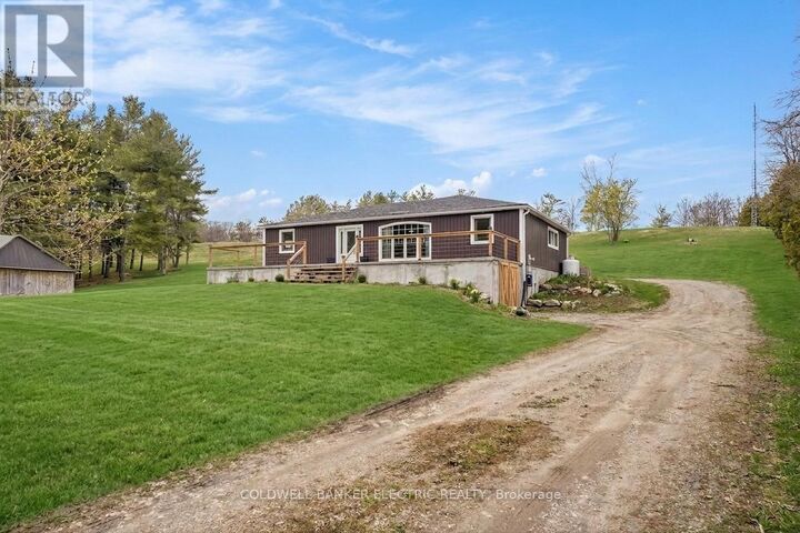 Property Photo:  5078 Oak Hills Road  ON K0L 1E0 