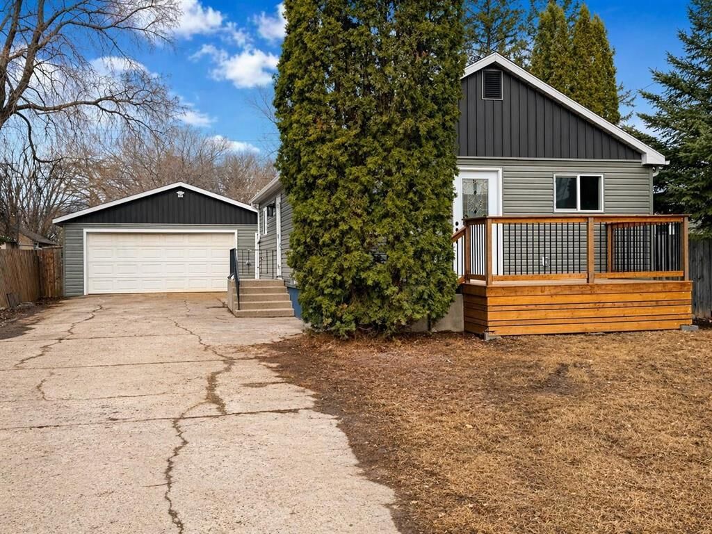Property Photo:  828 Frederick Street  MB R7A 5L9 