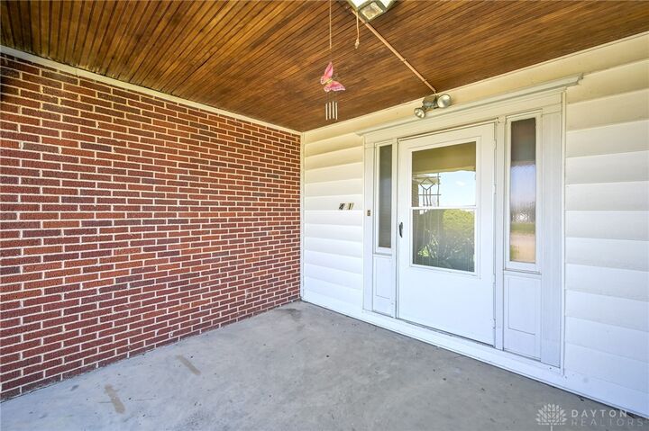 Property Photo: 421 E Main Street OH 43072