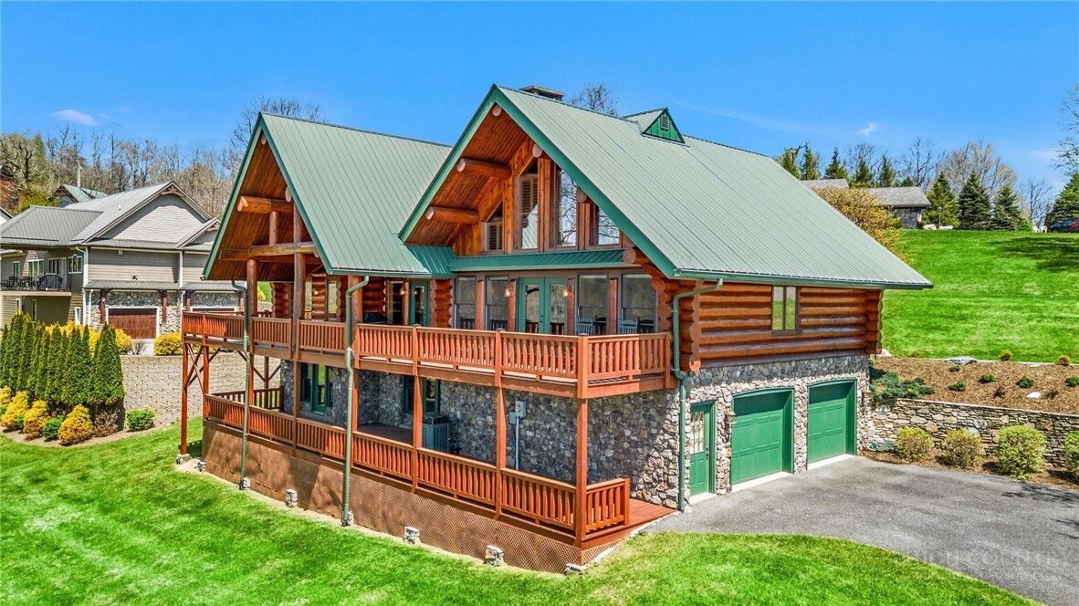 Property Photo:  114 Elk Crossing Drive  NC 28684 