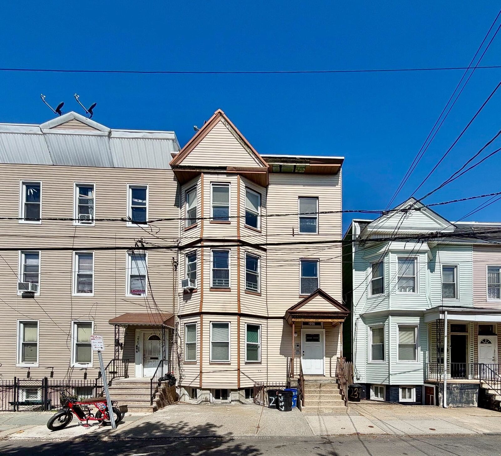 Property Photo:  237 Whiton St 3  NJ 07304 