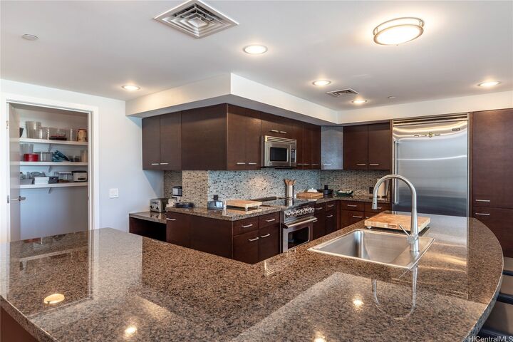 Property Photo:  1837 Kalakaua Avenue 2206  HI 96815 