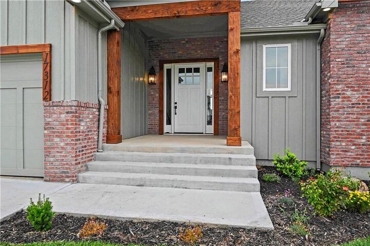 Property Photo:  17312 Earnshaw Street  KS 66221 