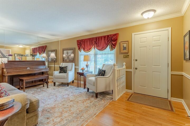 Property Photo:  5497 E Sherwood Drive  IN 47630-3101 