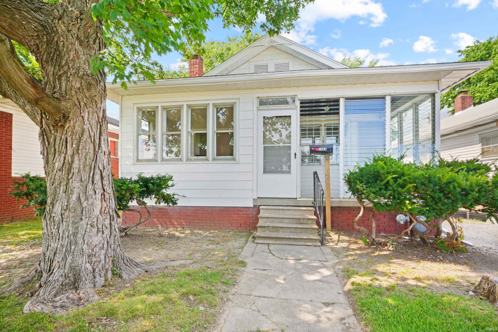 Property Photo:  1808 E Morgan Avenue  IN 47711 