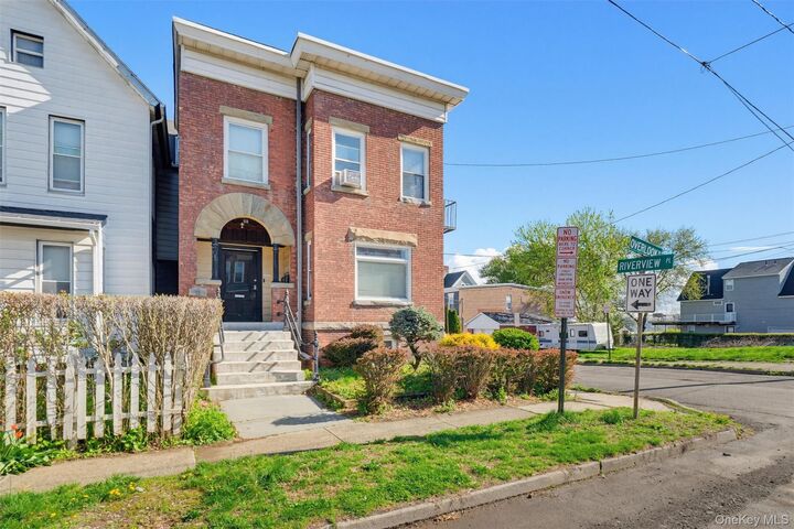 Property Photo:  22 Overlook Place  NY 12550 