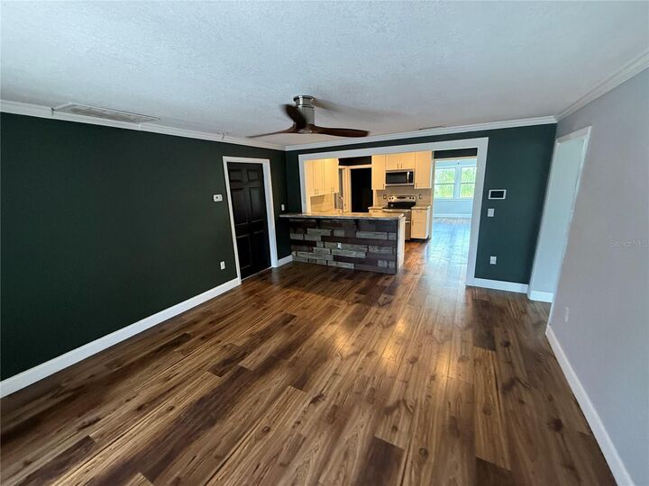Property Photo: 2722 9th Avenue W FL 34205
