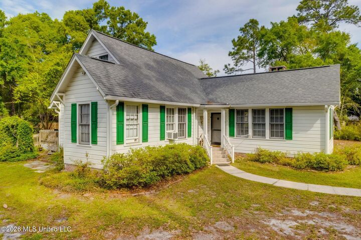 Property Photo:  2313 Gulf Avenue  MS 39501 