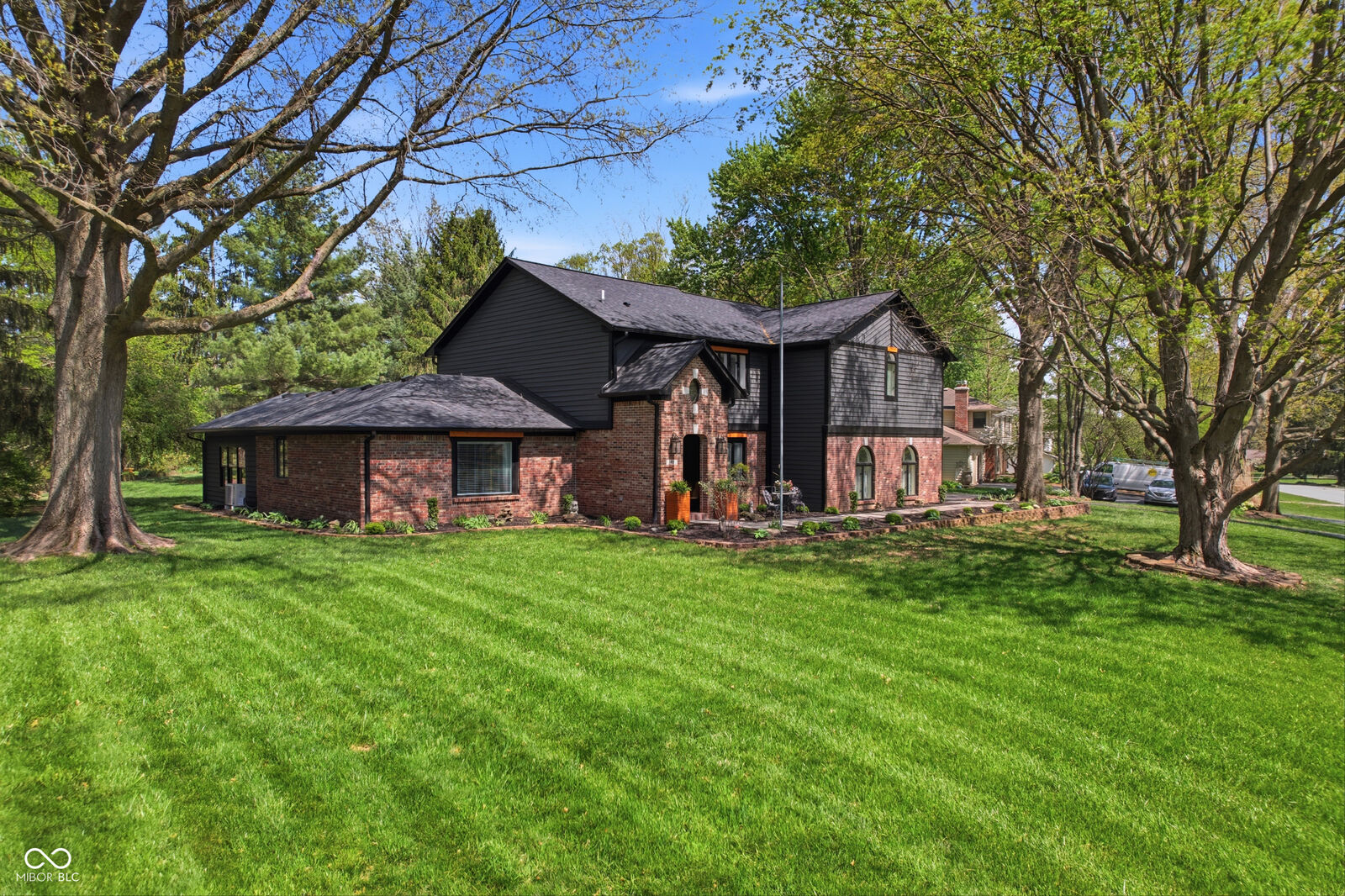 Property Photo:  46 Ridgeway Drive  IN 46112 