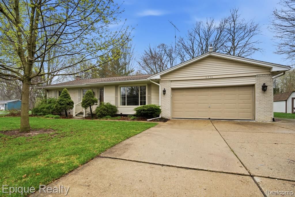Property Photo: 6236 McKenzie Drive MI 48507 3836