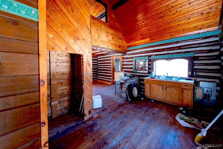 Property Photo:  18253 Ri Road  MI 49880-0000 