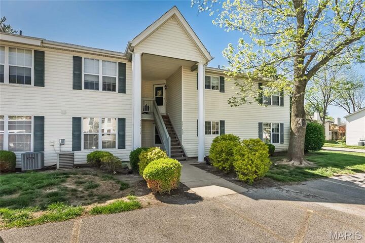 Property Photo:  703 Sugar Glen Drive 4  MO 63376 