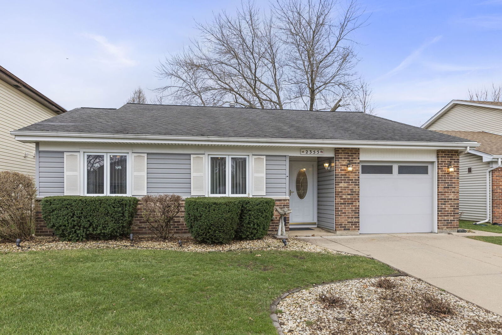 Property Photo:  2355 Sunnydale Drive  IL 60517 