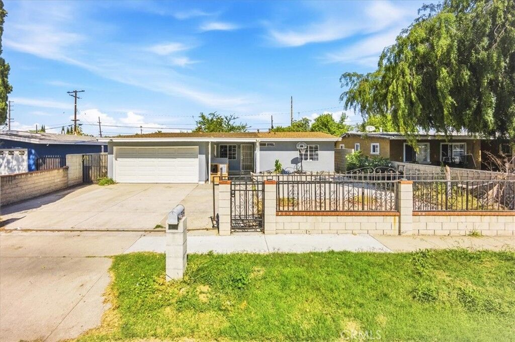 Property Photo:  915 Stichman Avenue  CA 91746 