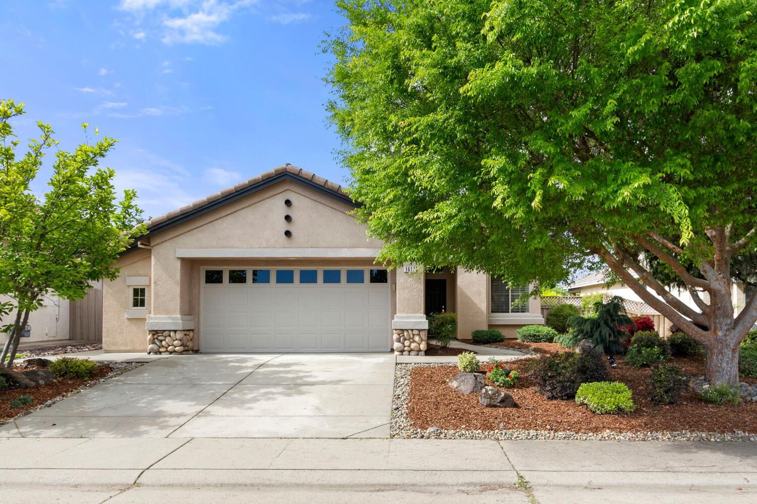 Property Photo:  1617 Hackberry Lane  CA 95648 