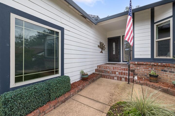 Property Photo:  7118 Murdock Way  CA 95608 