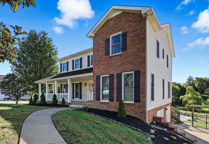 Property Photo:  868 S Ridge Trl  TN 37043 